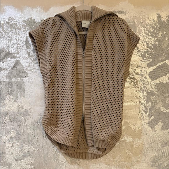 Varley Liliana Sleeveless Knit Gilet - Picture 2 of 6